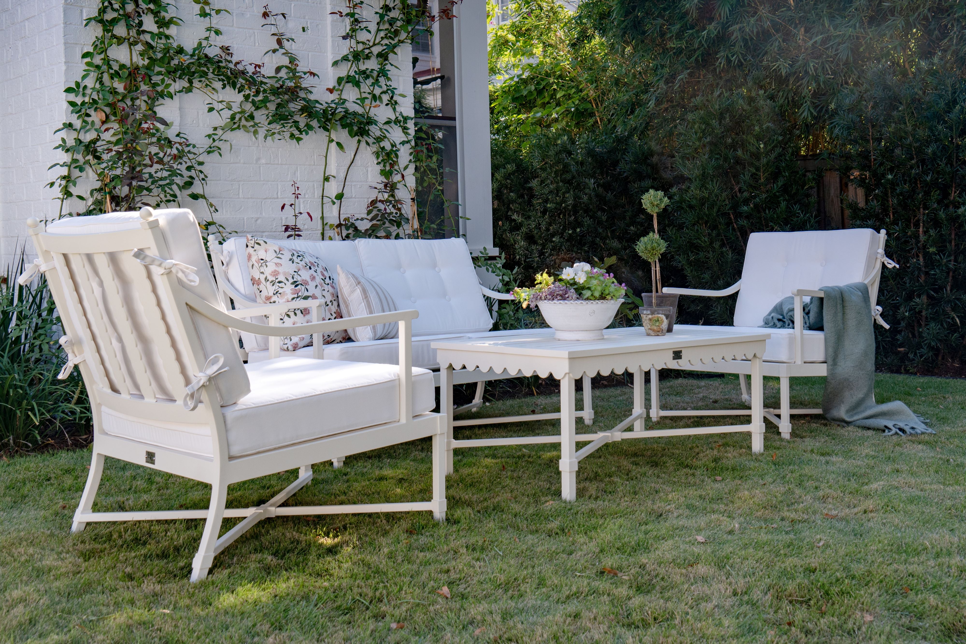 Riviera Outdoor Loveseat