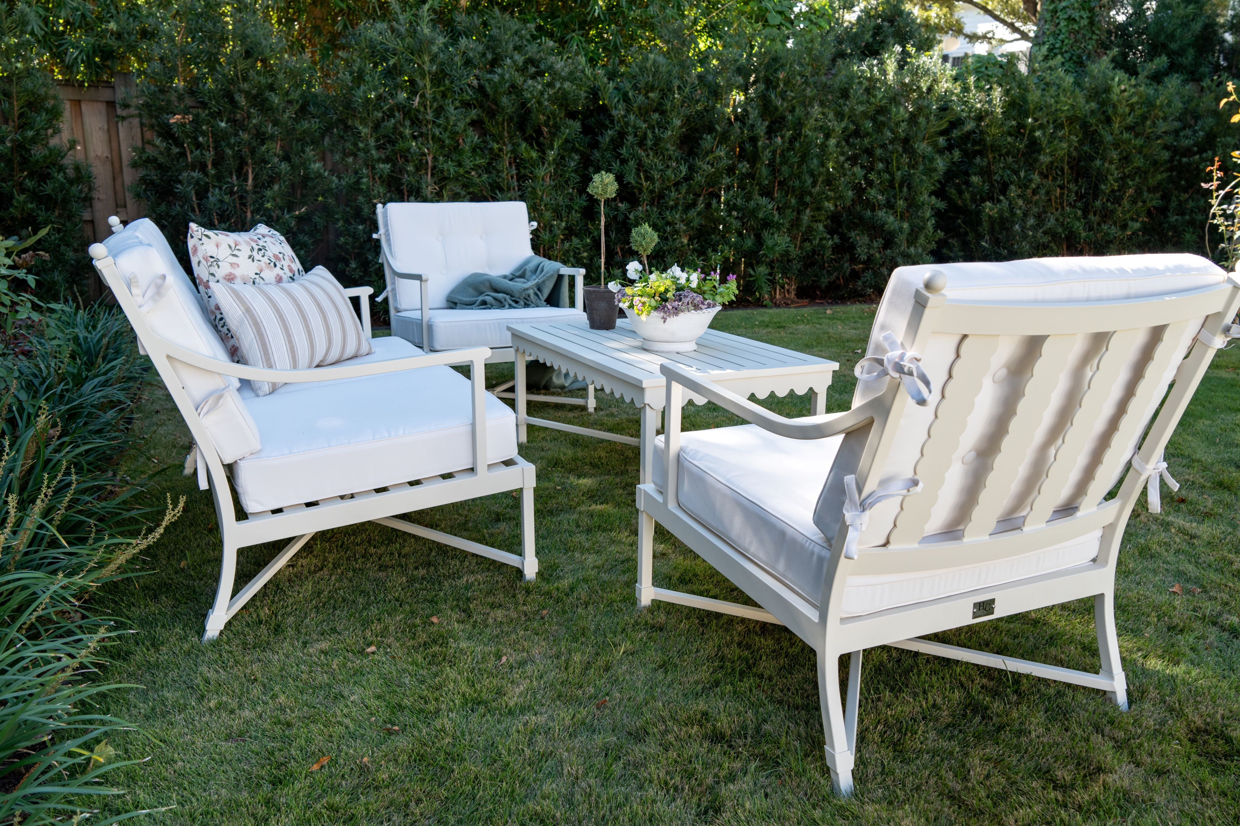 Riviera Outdoor Loveseat